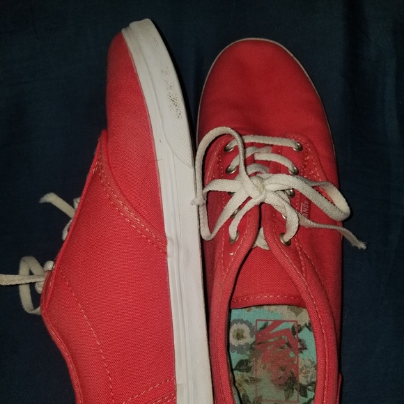 Shoes - Picture 2 of 3